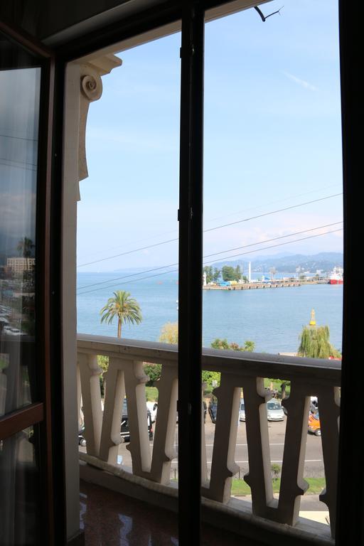 Odisea Apart Hotel Batumi Exterior foto