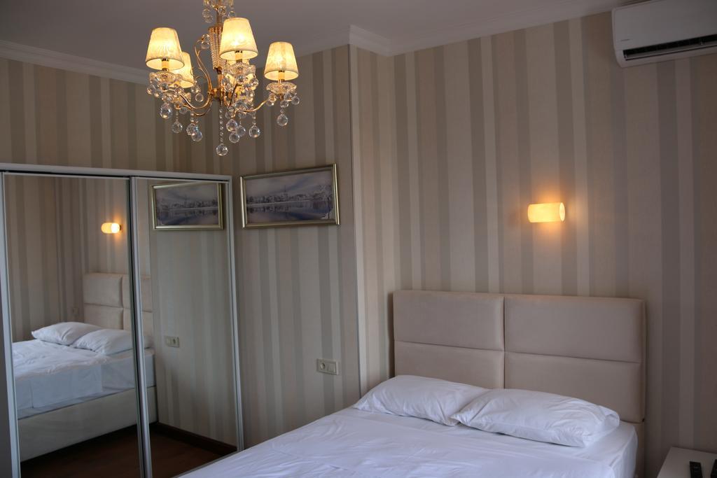 Odisea Apart Hotel Batumi Exterior foto
