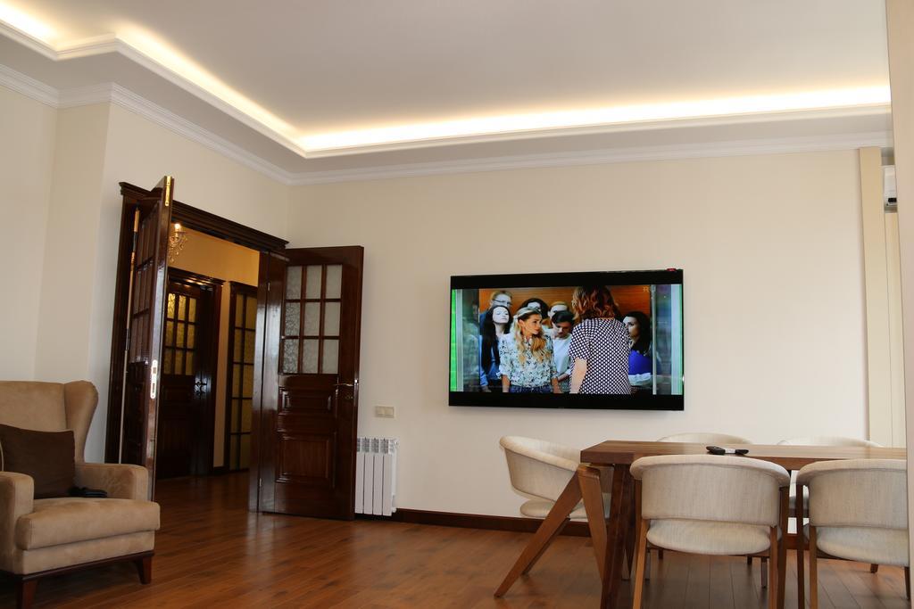Odisea Apart Hotel Batumi Exterior foto