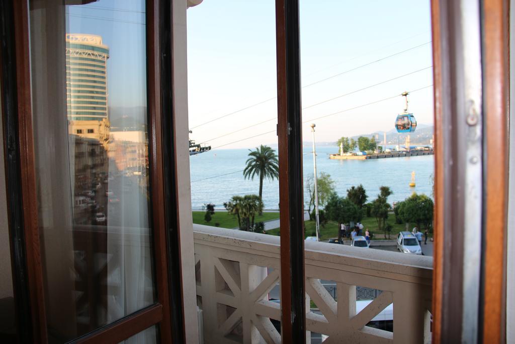 Odisea Apart Hotel Batumi Exterior foto