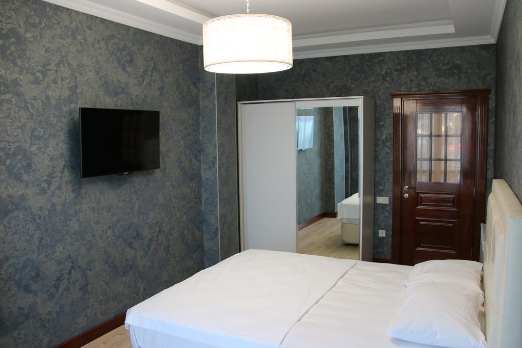Odisea Apart Hotel Batumi Exterior foto