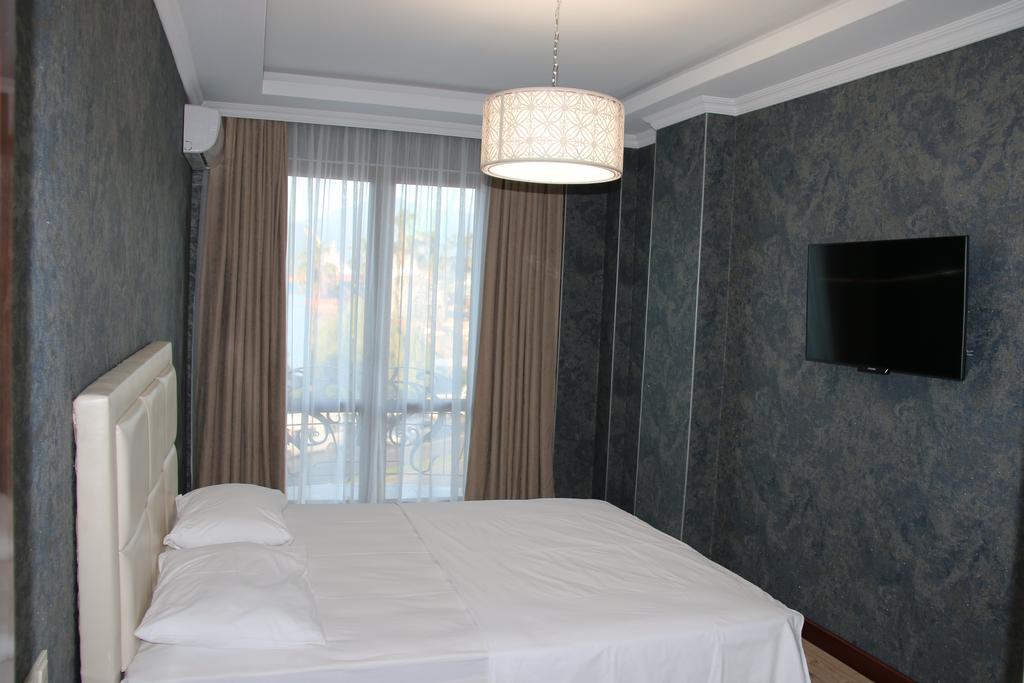 Odisea Apart Hotel Batumi Exterior foto