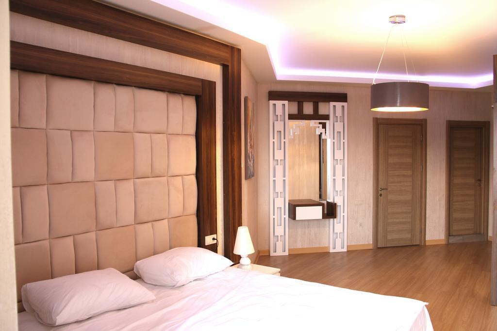Odisea Apart Hotel Batumi Exterior foto